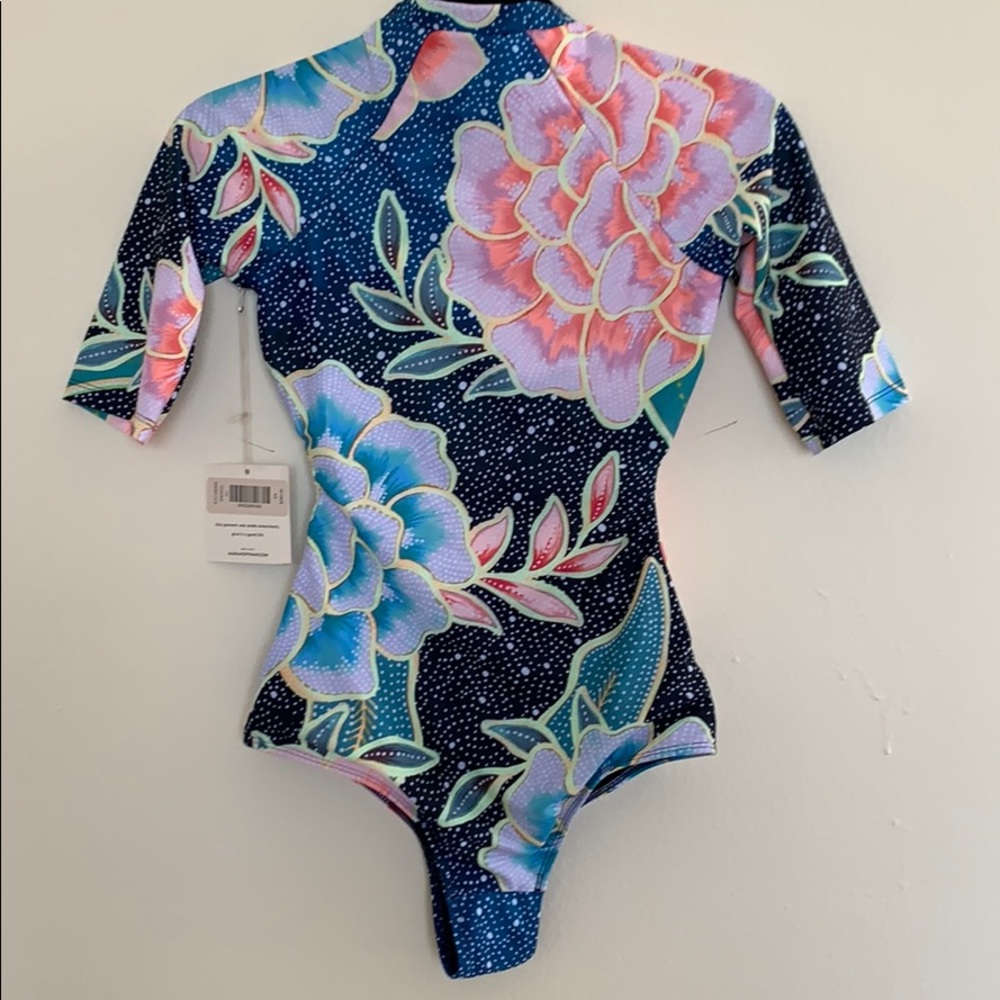 NWT Mara Hoffman rash guard - Picture 2 of 5